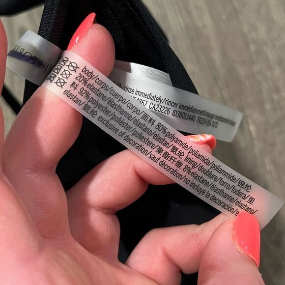 NWOT Victoria’s Secret Swimsuit Tops Padded Pullover Adjustable Strap Black M - Picture 3 of 4